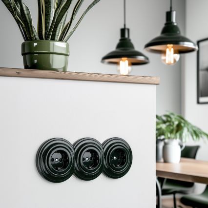 Kliklap - Potrójne retro gniazdo domowe z ramką SCHUKO 230V zielone