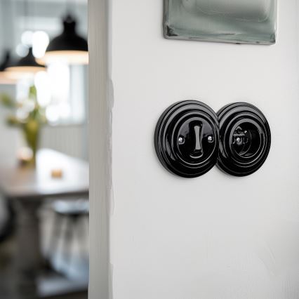 Kliklap - Retro jednobiegunowy wyłącznik nr 1 i gniazdo 230V z ramką czarne