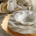 Komplet obiadowy 26 elementów, porcelana, biały ze złotym wykończeniem