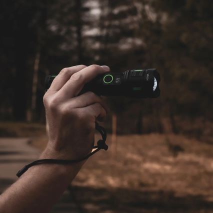 LED ściemniana ładowalna latarka z funkcją powerbanku LED/20W/5V IP44 1200 lm 5000 mAh