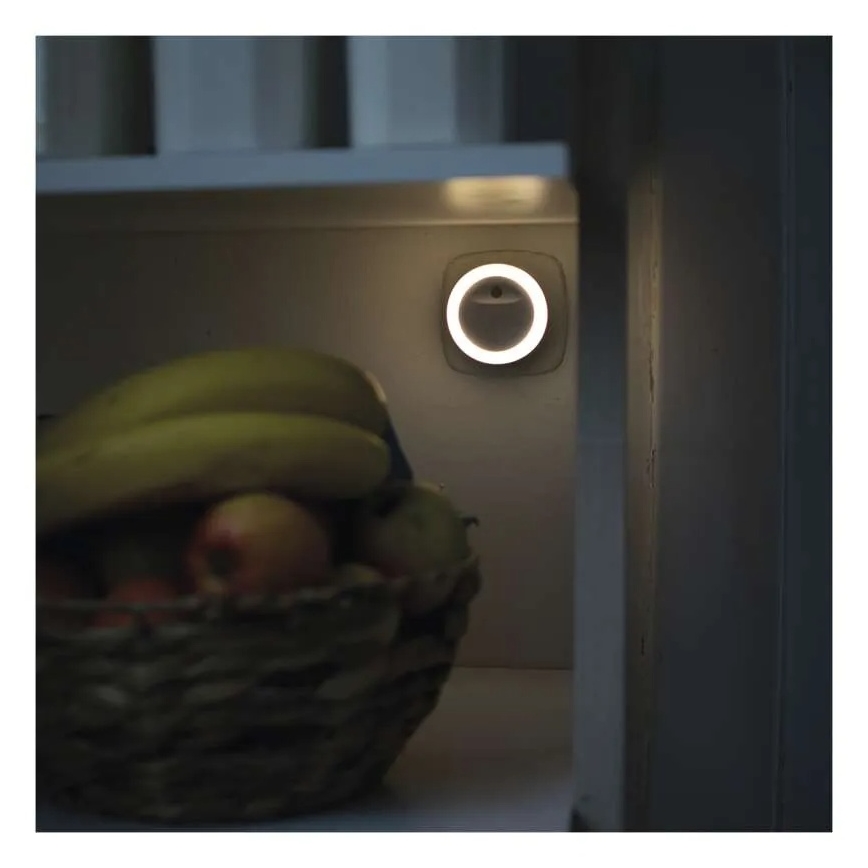 Lampka nocna LED z czujnikiem zmierzchu LED/0,3W/230V