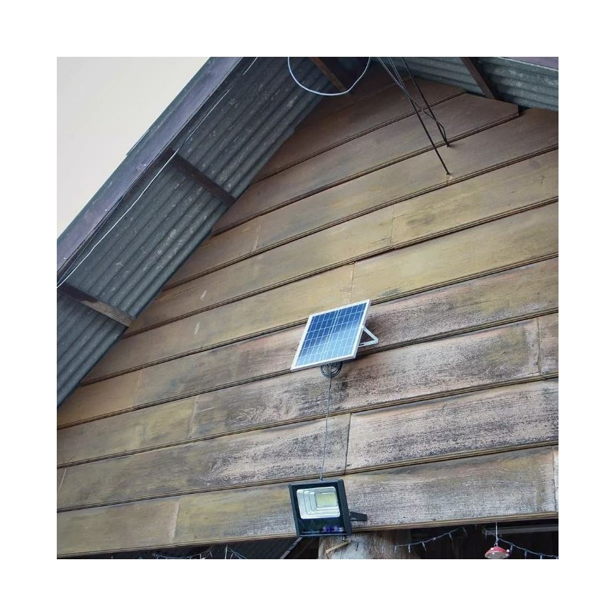 Regulowany jasem solarny reflektor LED/12W/3,2V 6000K IP65 5000 mAh + pilot zdalnego sterowania