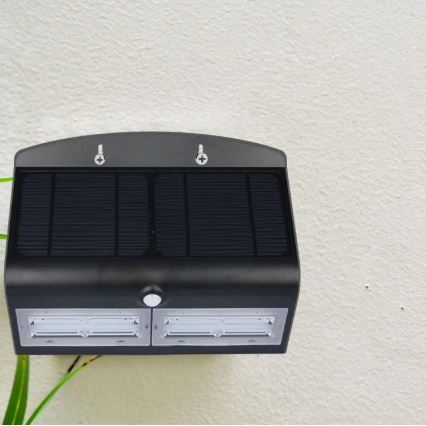 LED Kinkiet solarny z czujnikiem LED/7W/3,7V 4000K IP65 4000 mAh czarny