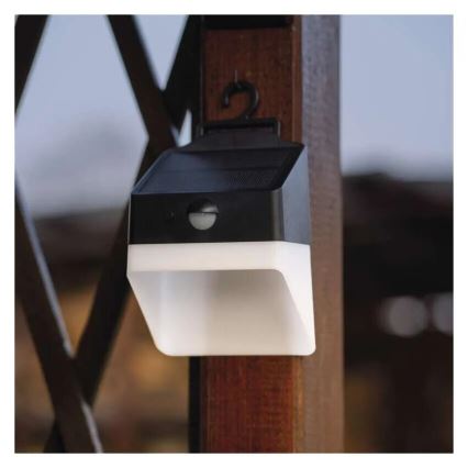 LED Kinkiet solarny z czujnikiem LUMI LED/3,7W IP65 czarny