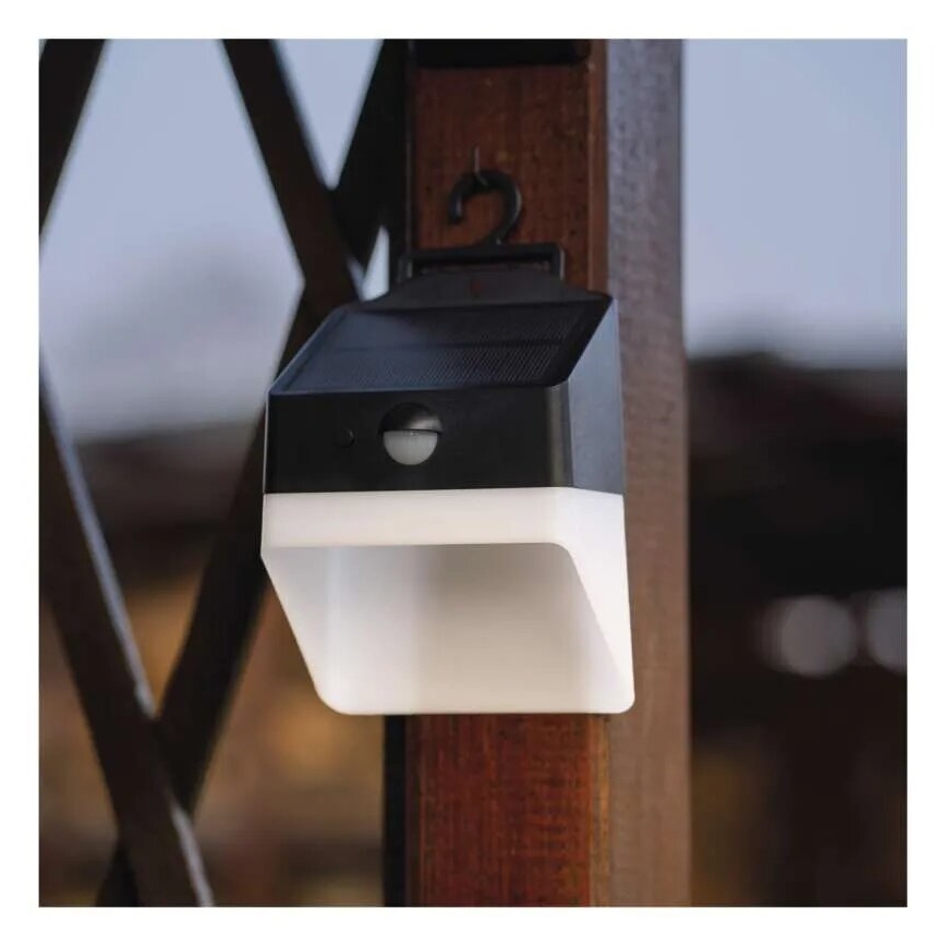 LED Kinkiet solarny z czujnikiem LUMI LED/3,7W IP65 czarny