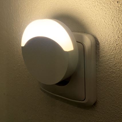 LED Lampka nocna z czujnikiem LED/0,5W/230V 65mm 3000K okrągła