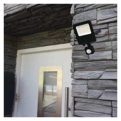 LED Reflektor z czujnikiem VISIO LED/10W/230V 4000K IP65