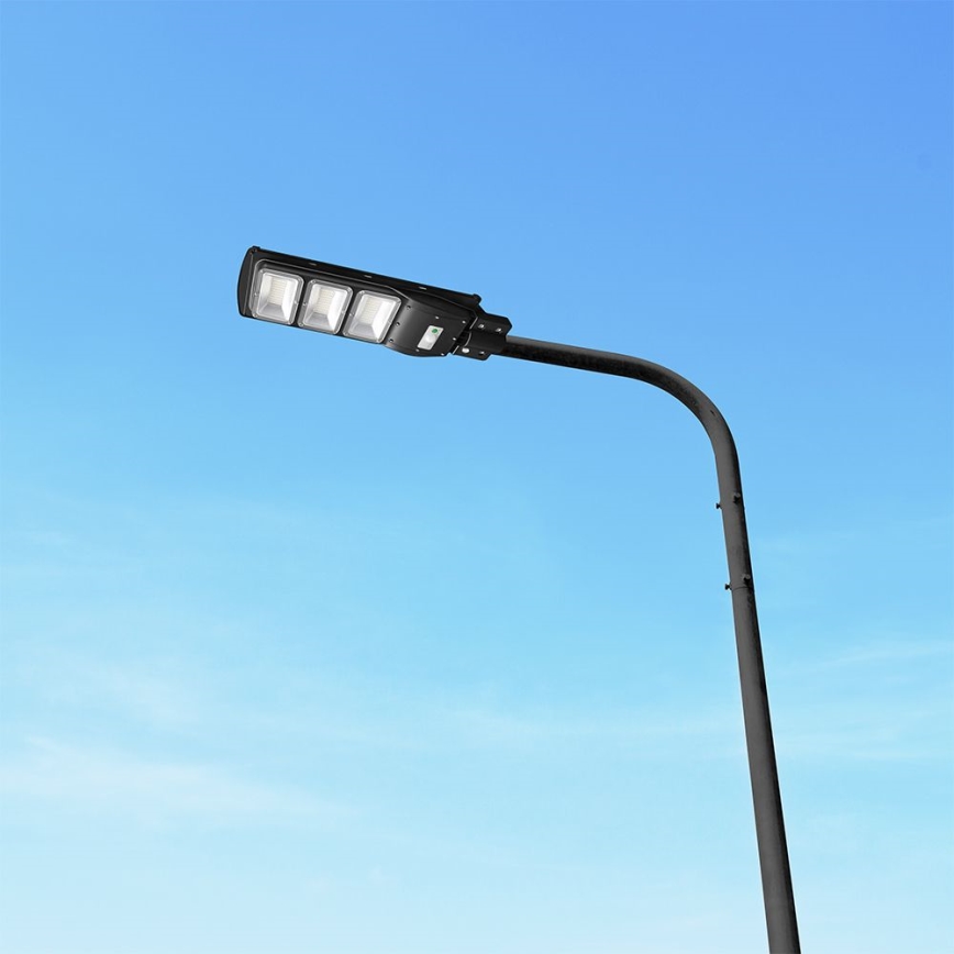 LED Przyciemnialna solarna lampa uliczna z czujnikiem ruchu i zmierzchu LED/12W/3,2V 6000K IP65 10000 mAh czarny + zdalne sterowanie