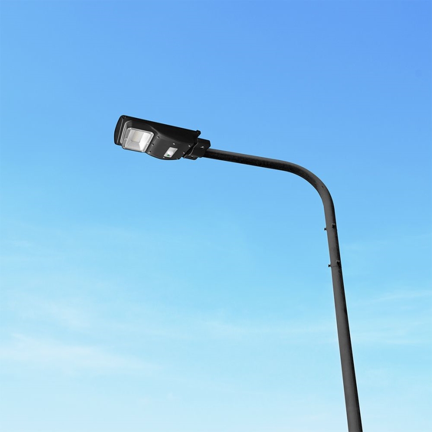 LED Przyciemnialna solarna lampa uliczna z czujnikiem ruchu i zmierzchu LED/6W/3,2V 6000K IP65 5000 mAh czarny + zdalne sterowanie