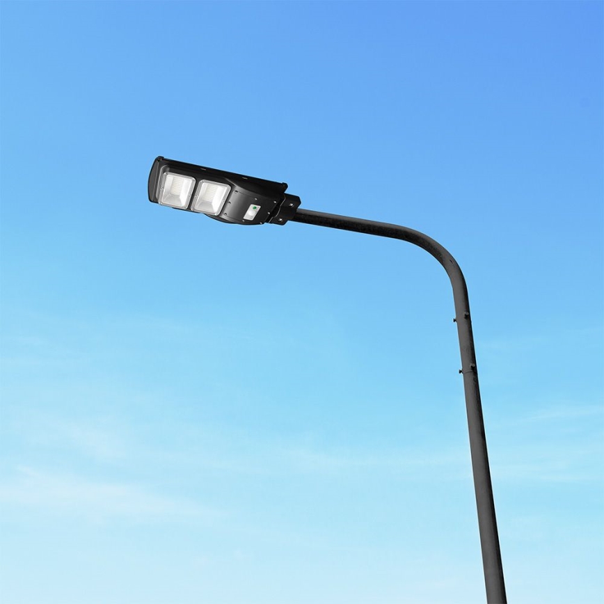 LED Przyciemnialna solarna lampa uliczna z czujnikiem ruchu i zmierzchu LED/8W/3,2V 6000K IP65 9000 mAh czarny + zdalne sterowanie