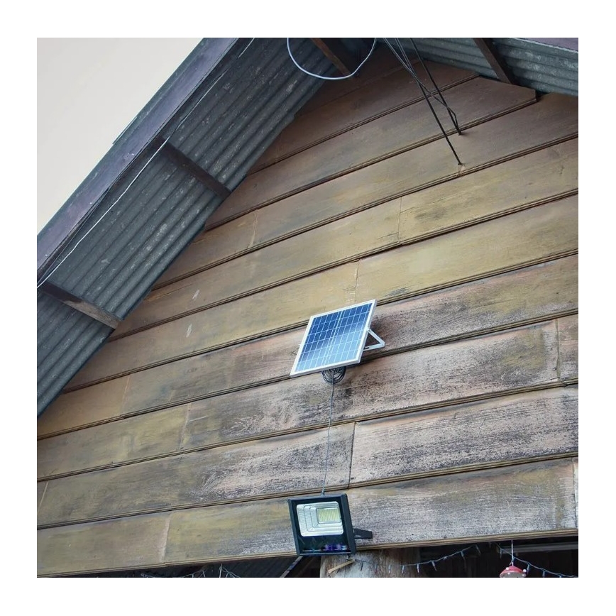 LED Ściemnialny naświetlacz solarny LED/20W/6,4V 4000K IP65 10000 mAh + zdalne sterowanie