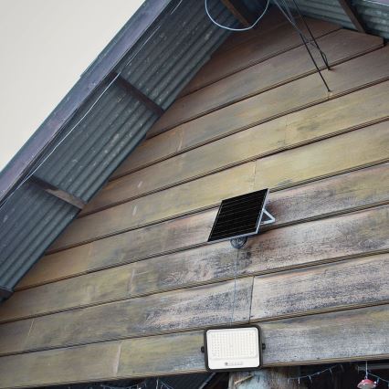 LED Ściemnialny solarny reflektor LED/300W/3,2V 2000-8000K IP65 15000 mAh czarny + pilot zdalnego sterowania