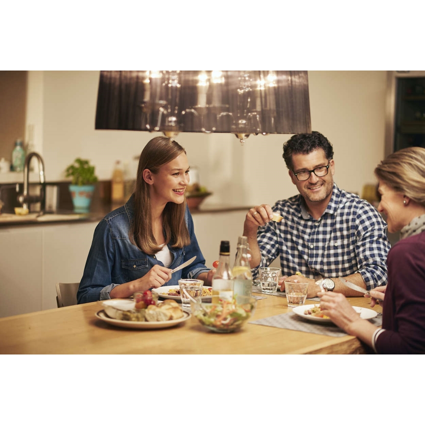 LED świeca Philips E14/4W/230V - CANDLE