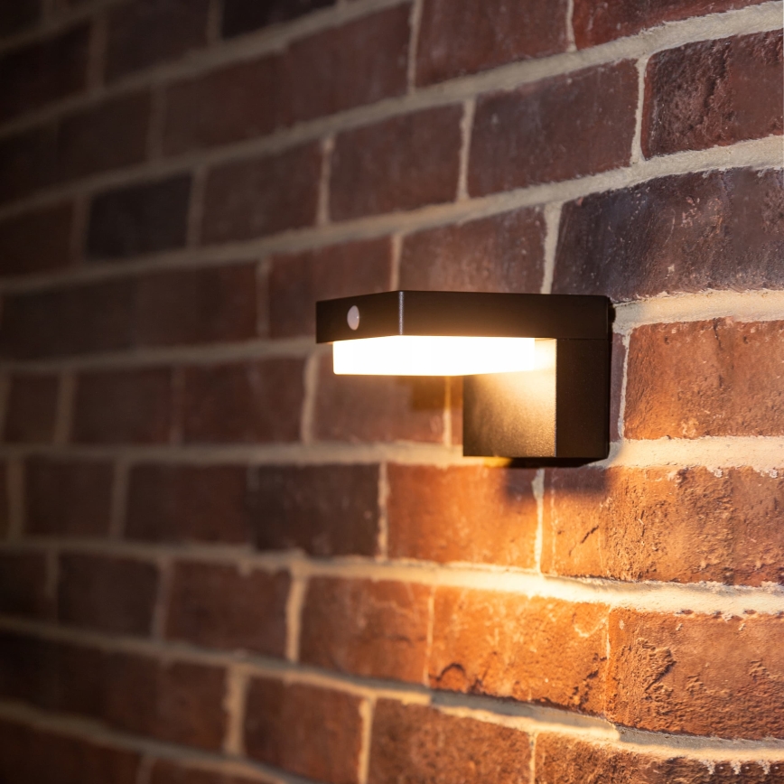 LED solarna lampa ścienna z czujnikiem LED/5W/3,7V 2000 mAh IP44 czarna