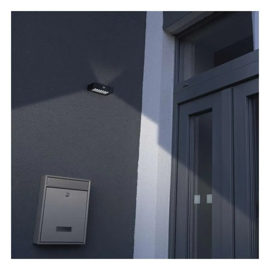 Reflektor solarny LED z czujnikiem ruchu LED/3,7V 1200mAh 4000K IP65 czarny