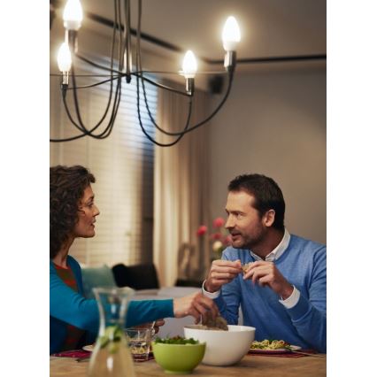 LED Żarówka Philips E14/5,5W/230V 2700K