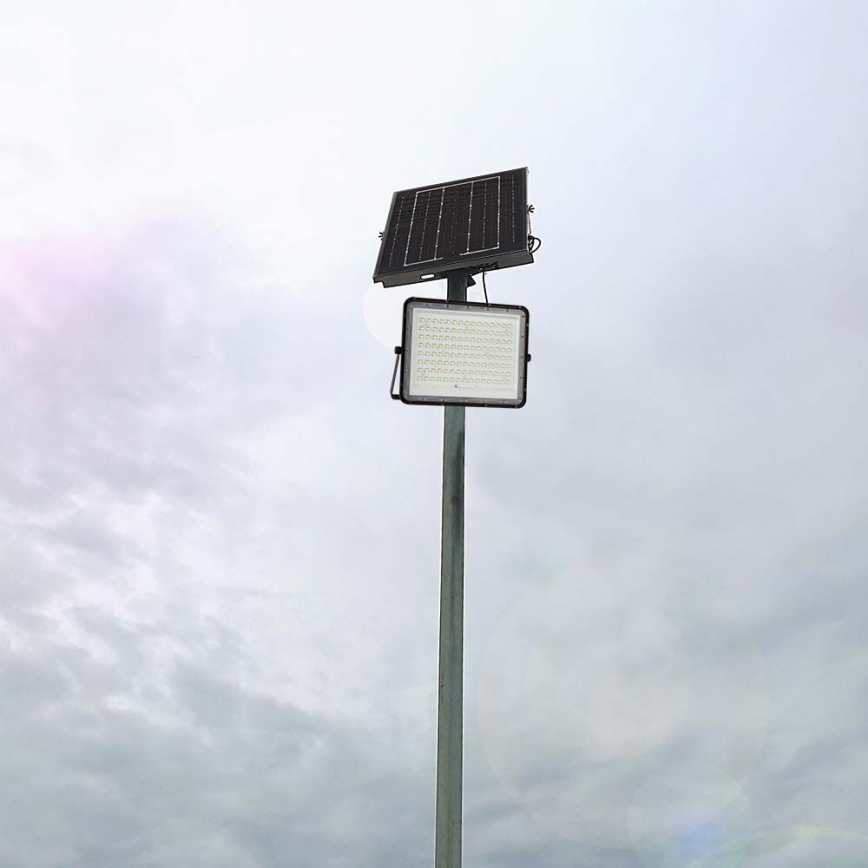 LED Zewnętrzny naświetlacz solarny LED/200W/3,2V 4000K czarny IP65 16000 mAh + zdalne sterowanie