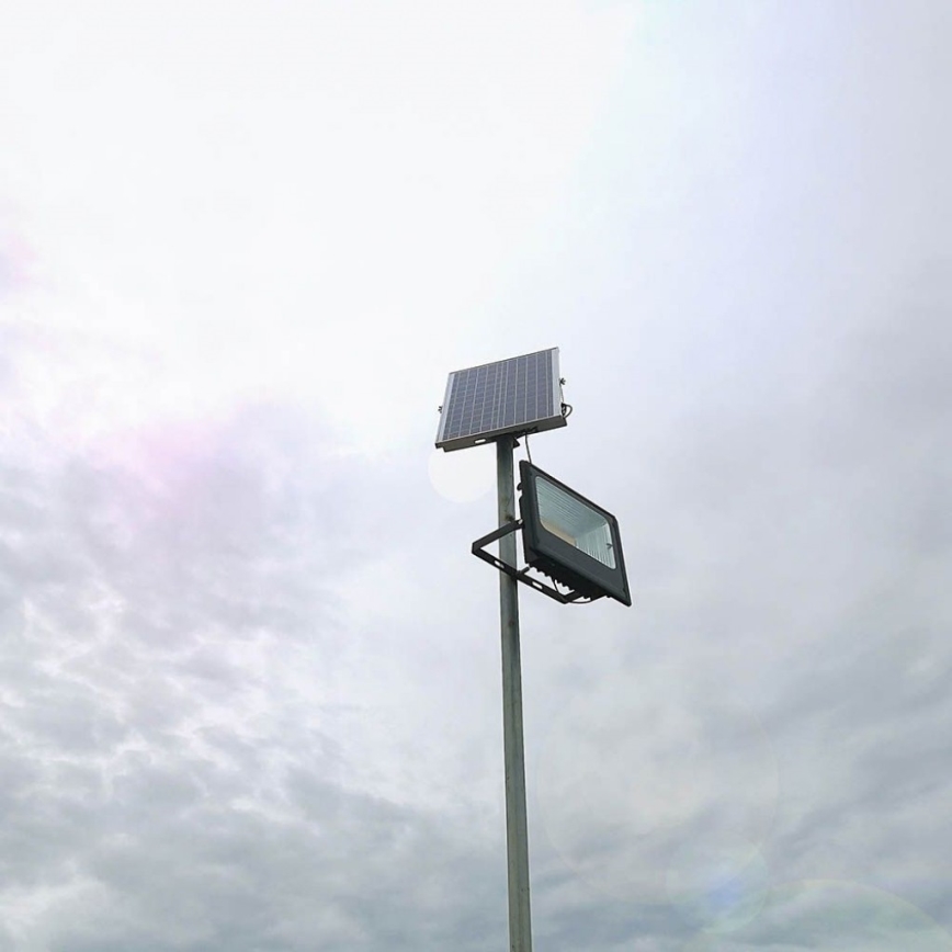 LED Zewnętrzny naświetlacz solarny LED/40W/10V IP65 6000K 20000 mAh + zdalne sterowanie