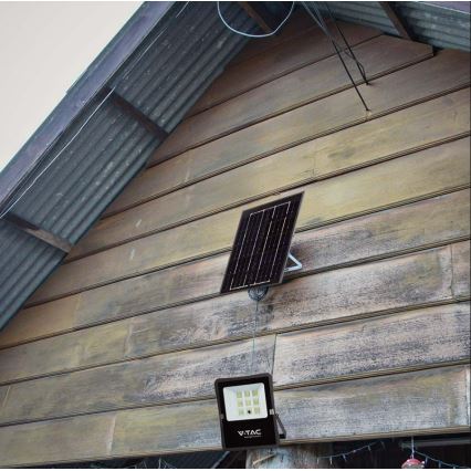 LED Zewnętrzny naświetlacz solarny LED/6W/3,2V 6400K IP65 4000 mAh + zdalne sterowanie