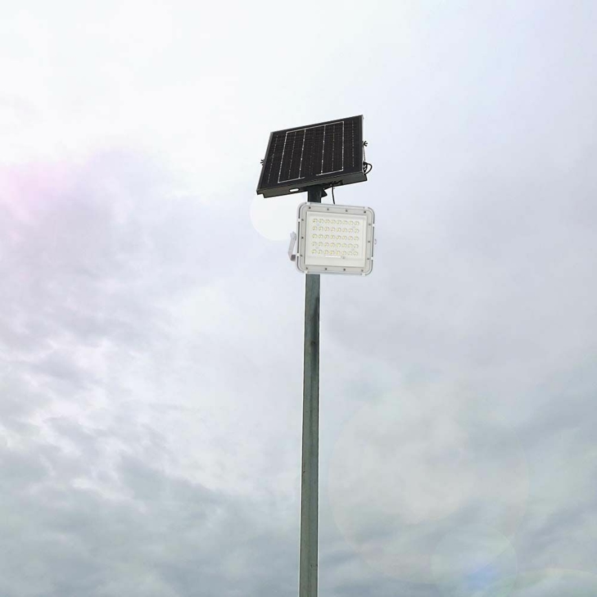 LED zewnętrzny ściemnialny solarny reflektor LED/6W/3,2V IP65 6400K 5000 mAh biały + zdalne sterowanie