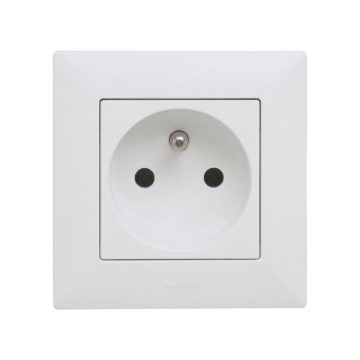 Legrand - Gniazdo domowe z ramką NILOE STEP 250V białe