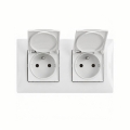 Legrand - Podwójne zewnętrzne gniazdo domowe z ramką NILOE 250V IP44, białe