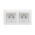 Legrand - Podwójne zewnętrzne gniazdo domowe z ramką NILOE STEP 250V IP44 białe