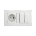 Legrand - Podwójny łącznik szeregowy nr 5 i gniazdko domowe z ramką NILOE 250V białe