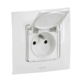 Legrand - Zewnętrzne gniazdo domowe z ramką NILOE 250V IP44 białe