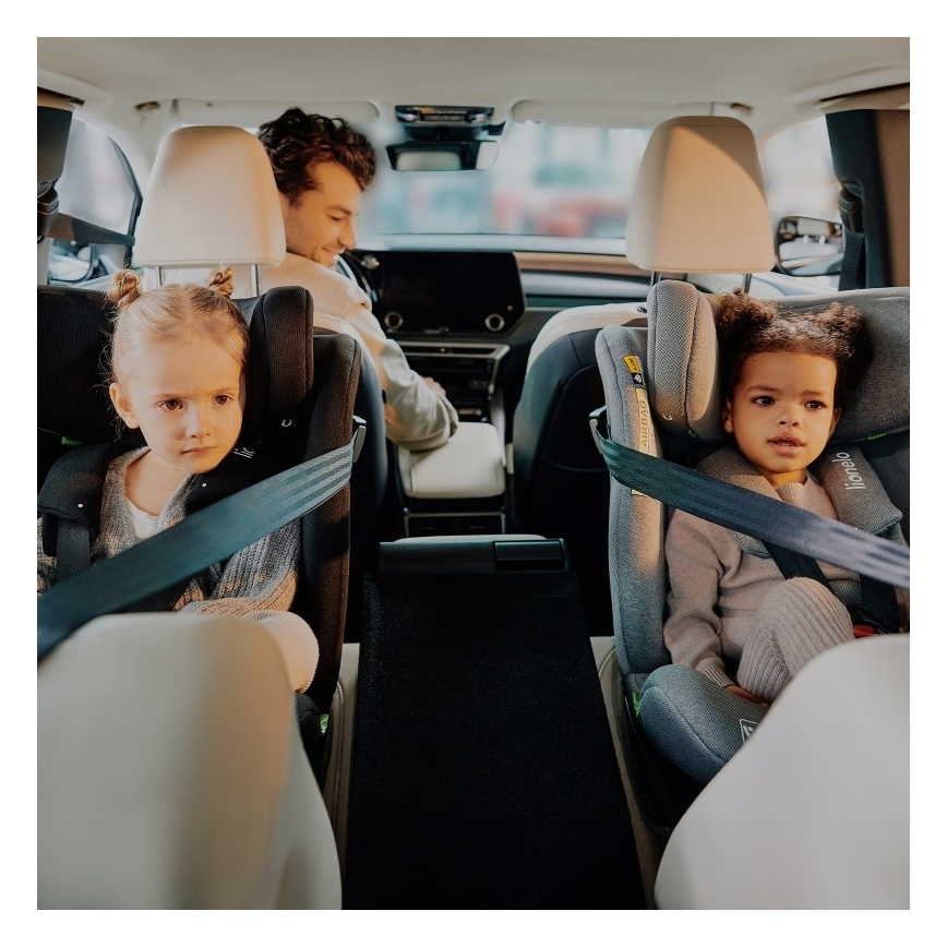 Lionelo - Obrotowy fotelik samochodowy z bazą BRAVE i-Size 40-150 cm Czarny Carbon