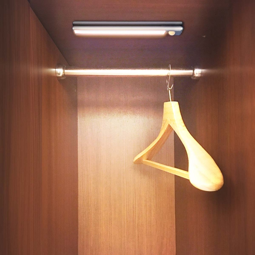LED Akumulatorowe magnetyczne oświetlenie szafki z czujnikiem ruchu LED/1W/1100 mAh 3000K