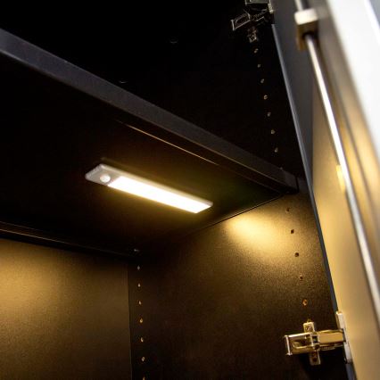 LED Akumulatorowe magnetyczne oświetlenie szafki z czujnikiem ruchu LED/1W/1100 mAh 3000K