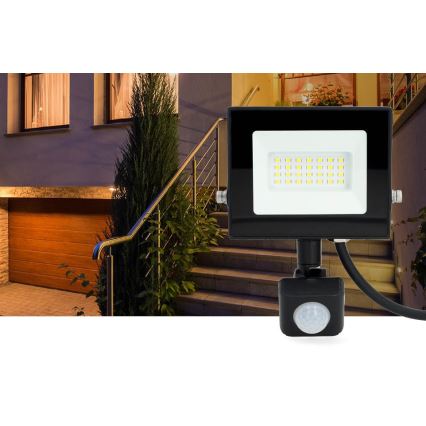 Reflektor LED z czujnikiem LED/20W/230V 4000K IP44