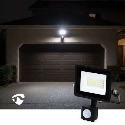 Reflektor LED z czujnikiem ruchu i zmierzchu do gniazdka LED/20W/230V IP44