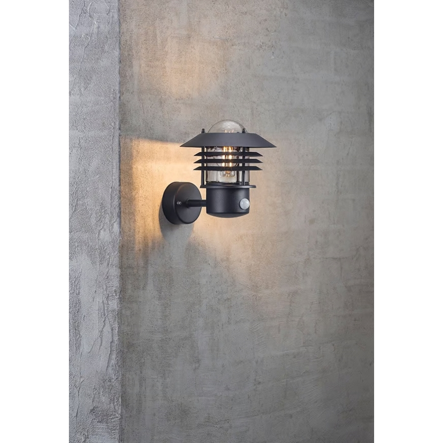 Nordlux - Kinkiet zewnętrzny z czujnikiem VEJERS 1xE27/60W/230V IP54 czarny