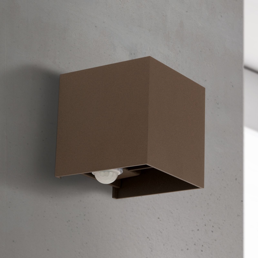 Zewnętrzny kinkiet z czujnikiem ruchu i zmierzchu CUBE-S LED/13W/230V IP54 brązowy