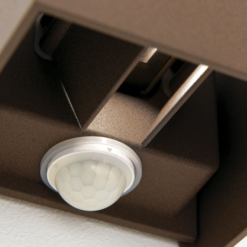 Zewnętrzny kinkiet z czujnikiem ruchu i zmierzchu CUBE-S LED/13W/230V IP54 brązowy