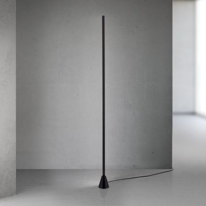 LED ściemniana lampa stojąca z czujnikiem ruchu SOJIE LED/26W/230V czarna