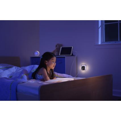 Osram - LED lampka nocna do gniazdka z czujnikiem i USB LUNETTA LED/12,5W/230V czarna