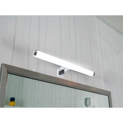 Oświetlenie łazienkowe LED do lustra 8W/230V 30 cm IP44 chrom błyszczący