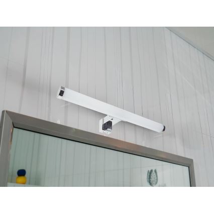 Oświetlenie łazienkowe LED do lustra 8W/230V 30 cm IP44 chrom błyszczący