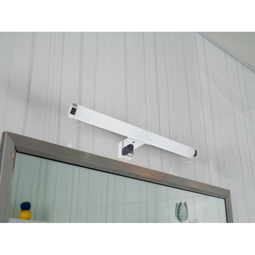 Oświetlenie łazienkowe LED do lustra 8W/230V 30 cm IP44 chrom błyszczący