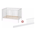 PETITE&MARS - Łóżeczko dziecięce z barierką NELA BEECH 120x60 cm białe/buk
