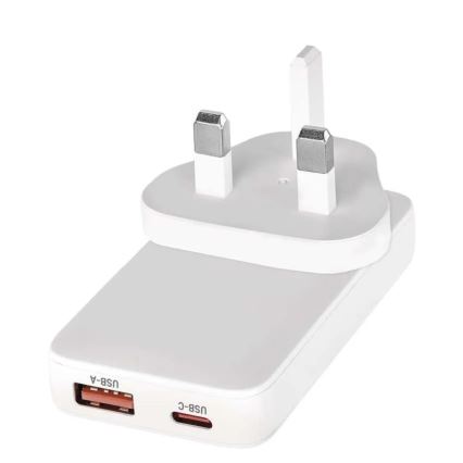 Podróżny adapter USB z wymiennymi wtyczkami GaN 100–250 V