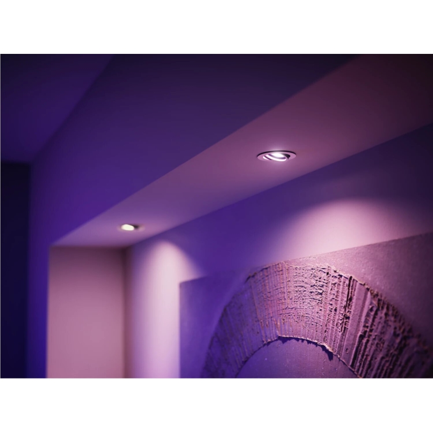 Podstawowy zestaw Philips Hue WHITE AND COLOR AMBIANCE 3×GU10/4,2W/230V 2000–6500K z mostkiem Hue i ściemniaczem