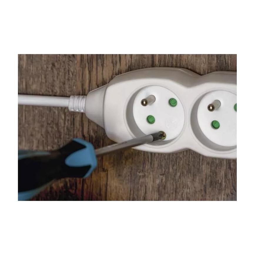 Przedłużacz 3-gniazdkowy 10 m biały