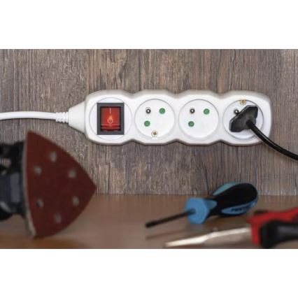 Przedłużacz z wyłącznikiem 3 gniazda 10 m biały