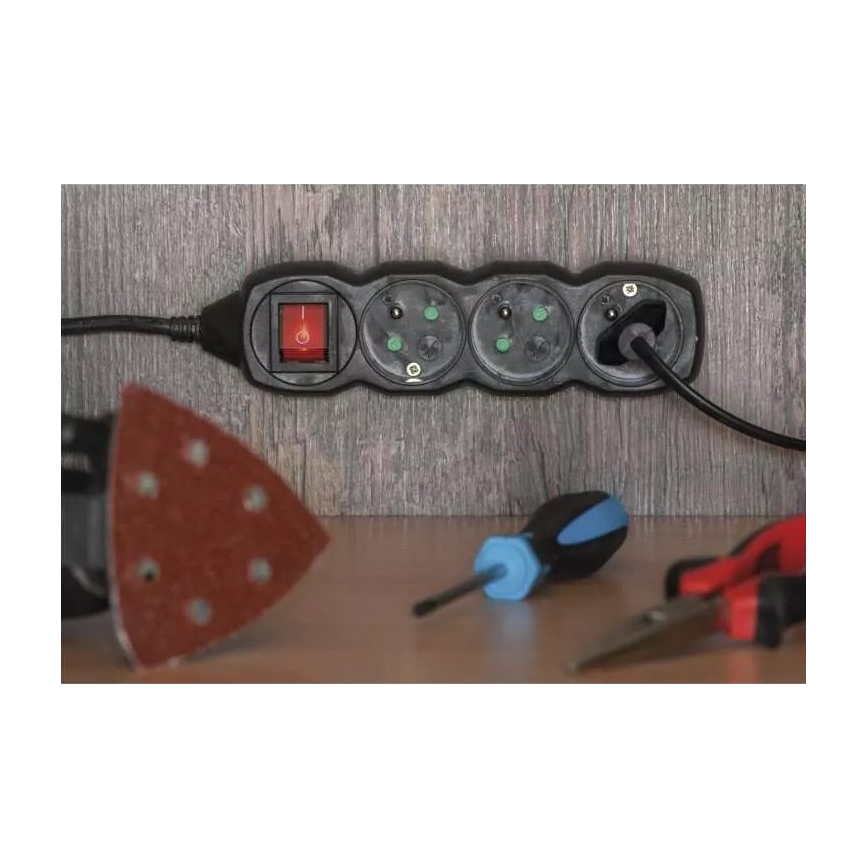 Przedłużacz z wyłącznikiem 3 gniazda 5 m czarny