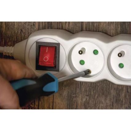 Przedłużacz z wyłącznikiem 4 gniazda 3 m biały