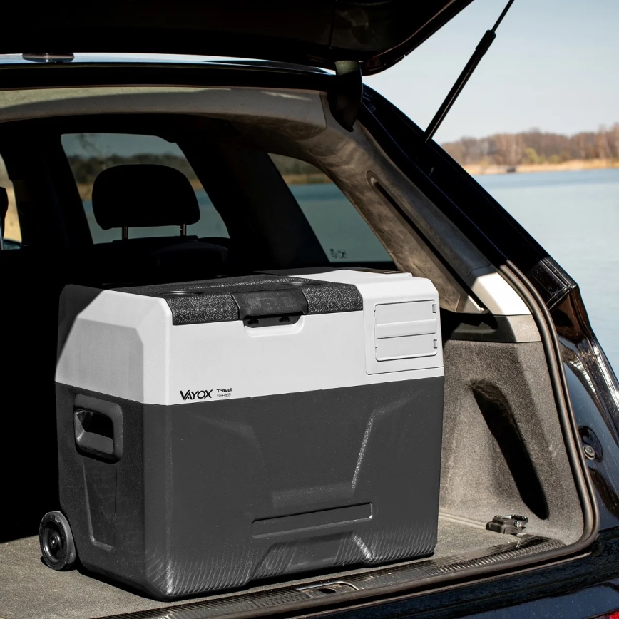 Przenośna lodówka samochodowa z wyświetlaczem LCD 40 l 230V/12V/24V czarna